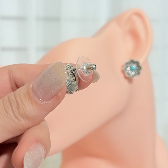 Silver Flower Earrings with Turquoise Center - Picture 6 of 7